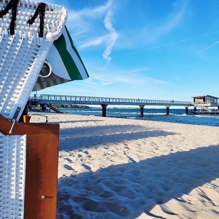 Strandnahe Ferienwohnung - Sehr Modern Und Hochwertig Eingerichtet, Inklusive Parkplatz, Gartenzugang Und Fahrradunterstellmoeglichkeit 샬베우츠 외부 사진