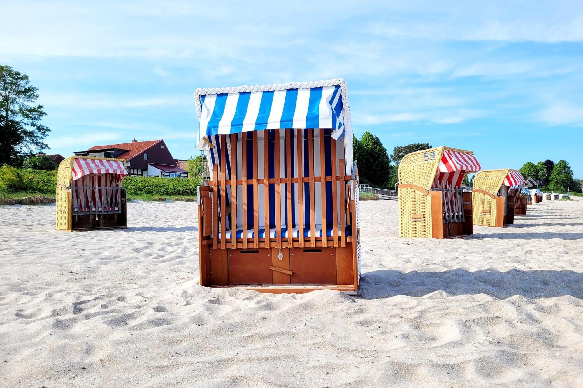 Strandnahe Ferienwohnung - Sehr Modern Und Hochwertig Eingerichtet, Inklusive Parkplatz, Gartenzugang Und Fahrradunterstellmoeglichkeit 샬베우츠 외부 사진