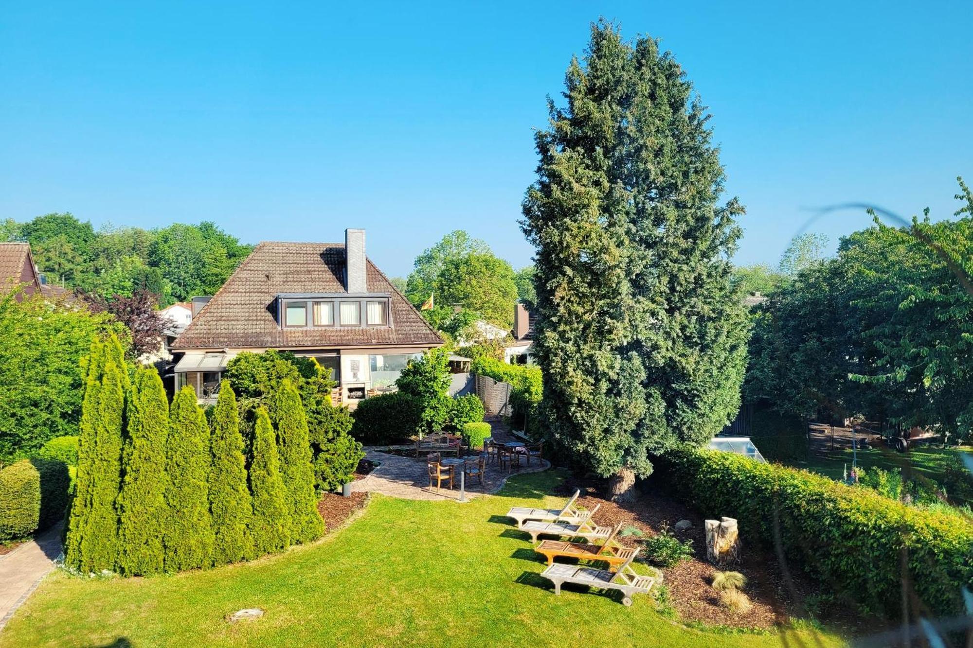 Strandnahe Ferienwohnung - Sehr Modern Und Hochwertig Eingerichtet, Inklusive Parkplatz, Gartenzugang Und Fahrradunterstellmoeglichkeit 샬베우츠 외부 사진