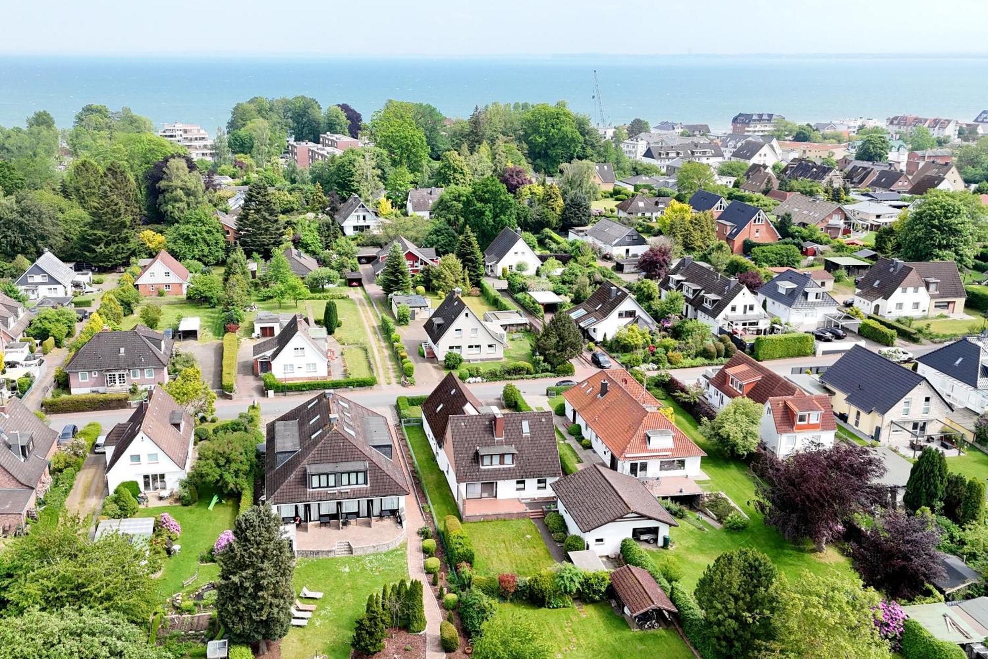 Strandnahe Ferienwohnung - Sehr Modern Und Hochwertig Eingerichtet, Inklusive Parkplatz, Gartenzugang Und Fahrradunterstellmoeglichkeit 샬베우츠 외부 사진